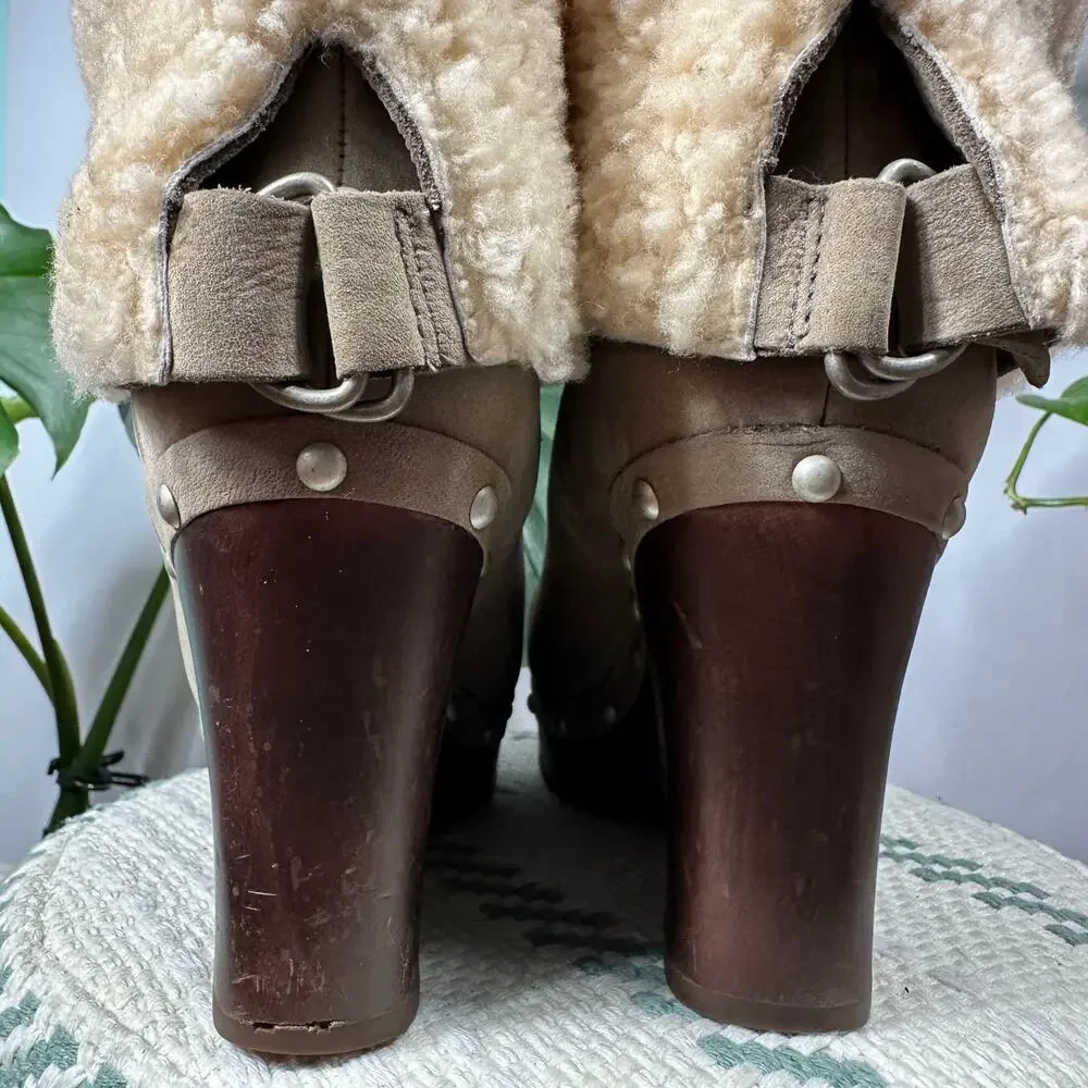 UGG Australia Carnagie Wedge Boots Shearling Cuff Suede Studded Sz‎ 8